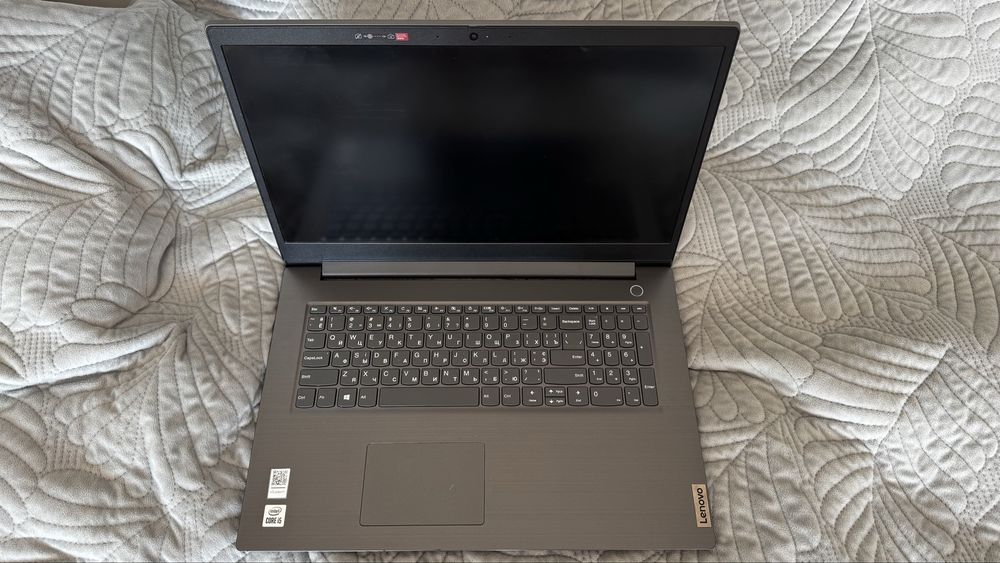Ноутбук LENOVO V17 (82GX007SRA)