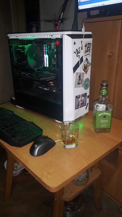 To nie jest komputer Gamingowy ;)))