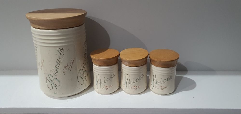 Pojemniki ceramiczne na przyprawy