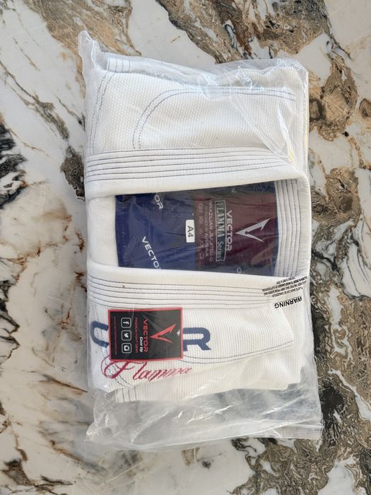 Nowe kimono BJJ Vector Titanium A4 – Brazilian Jiu Jitsu