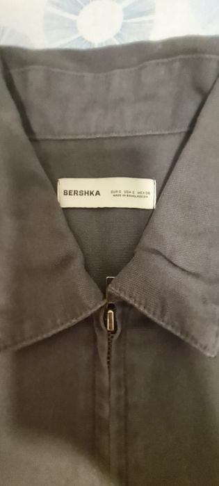 Camisa com fecho da Bershka T. S