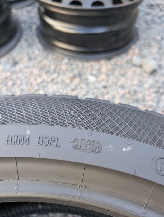 Комплект зимових шин Continental 255/50 R20 255*50 20  WinterContact TS850P 002012