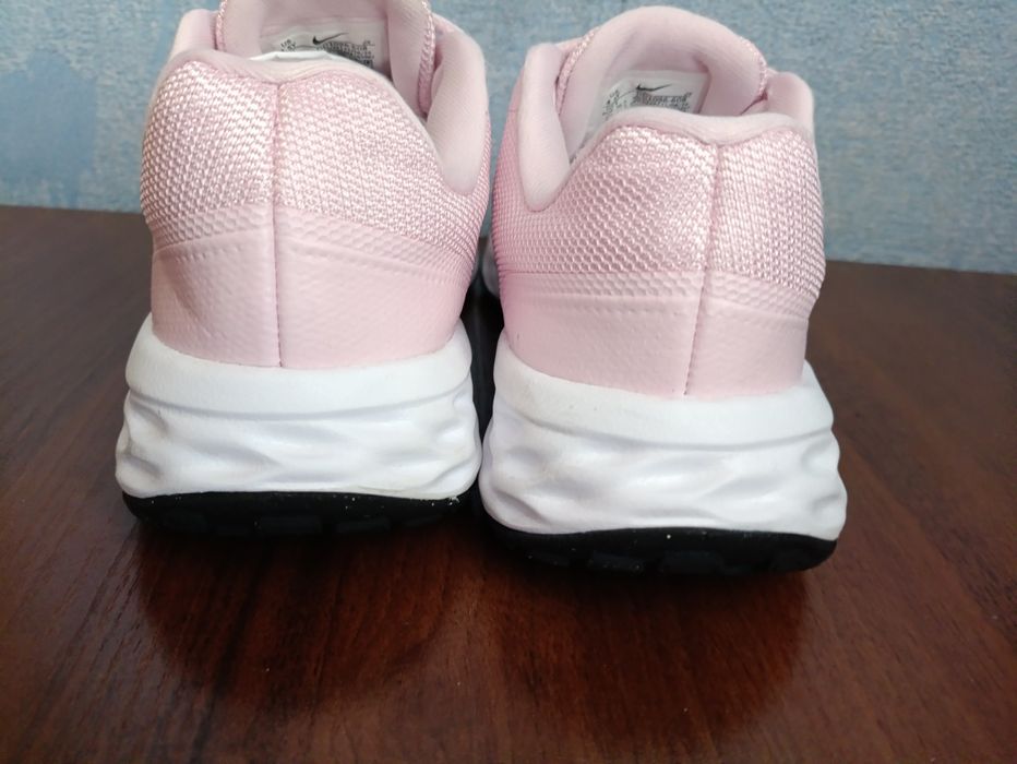 Кросівки Nike розмір 36.5