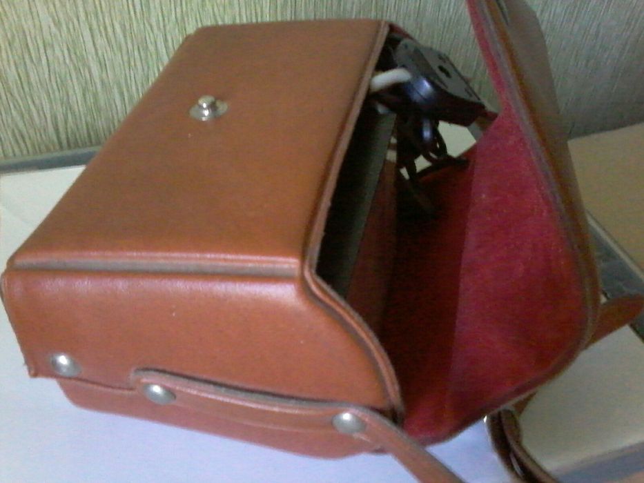 Фотовспышка в чехле, см. второе фото