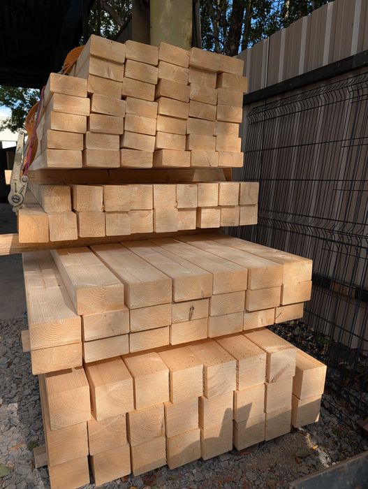 Drewno konstrukcyjne C24 lite KVH i klejone BSH – KRAKÓW – łaty, krokwie, kantówki, deski | suche, strugane | elewacje, tarasy boazeria impregnaty