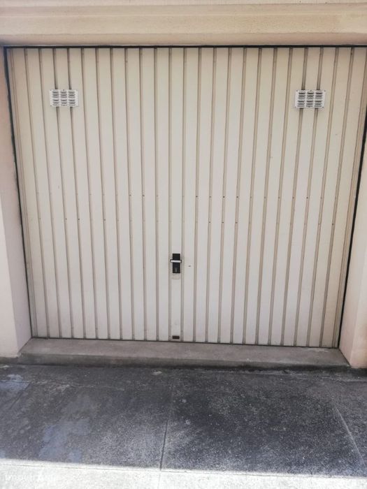 Garagem individual - V.N.Gaia - Oliveira do Douro - Rua de Pedreira