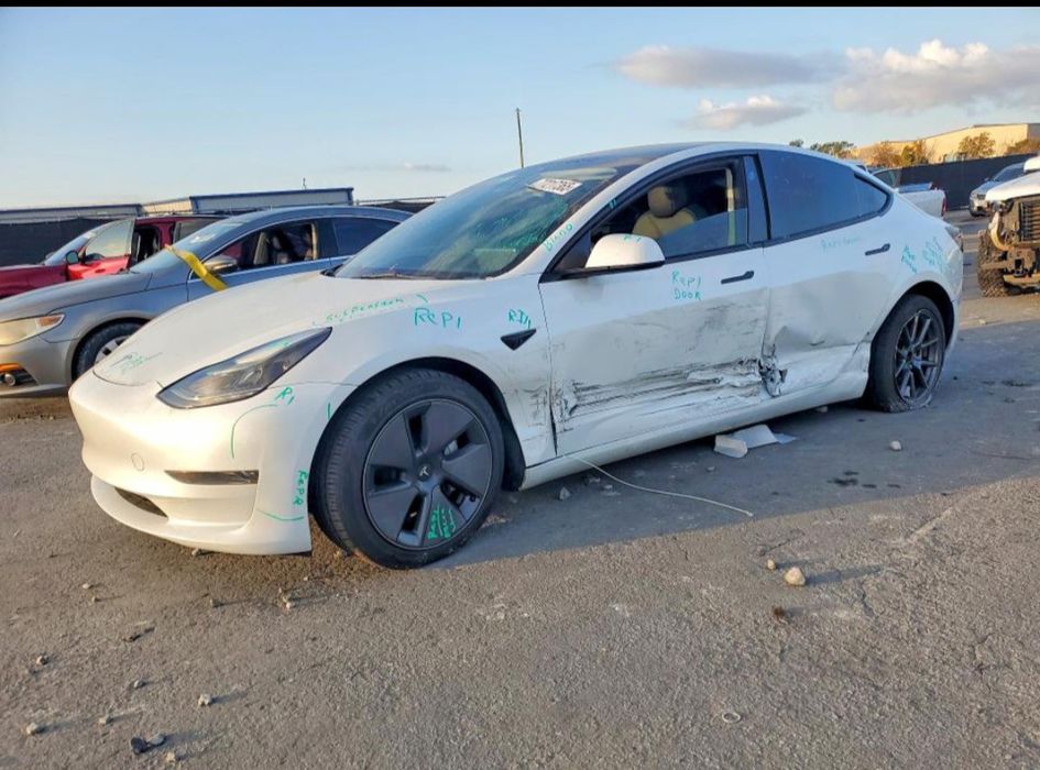 Tesla model 3 RWD 2022 year  Батарея LFP