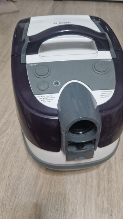 пилосос Bosch AquaWasch&Clean Serie4