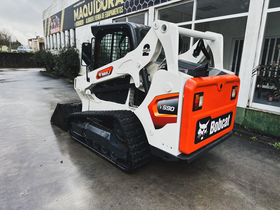 Mini pá-carregadora BOBCAT T590