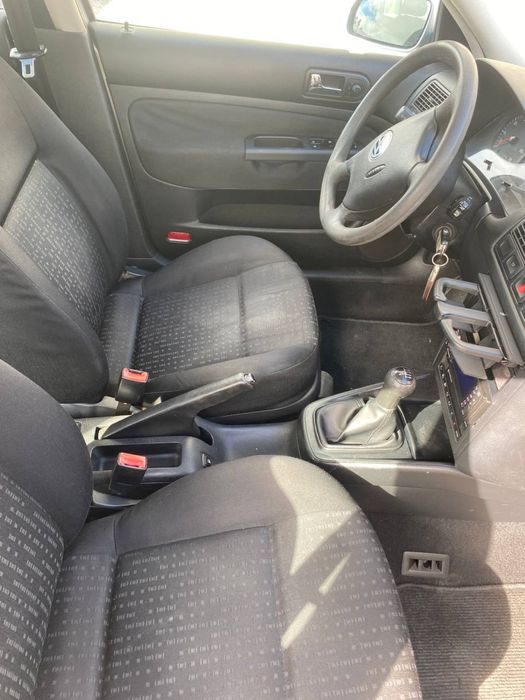Volkswagen Golf IV 1.4 Gasolina – 2002 | 600 € | Leiria. Para reparar ou peças — photo 5