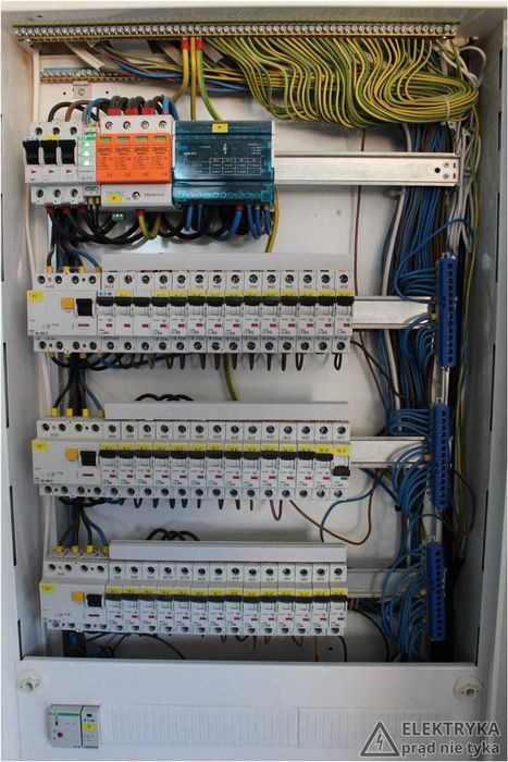 Elektryk z uprawnieniami