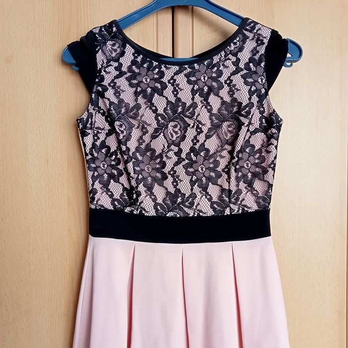 Sukienka rozkloszowana