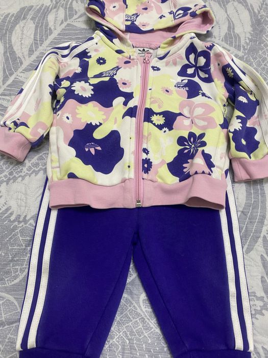 Костюм  на дівчинку adidas