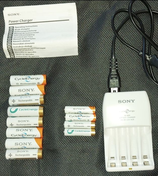 Sony carregador c/ pilhas AAA e AA recarregáveis ou velas led a pilhas