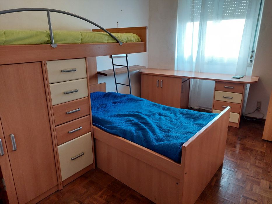 Beliche com roupeiro