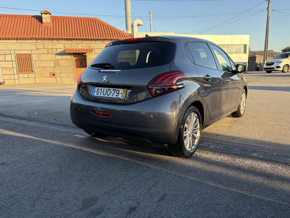 Peugeot 208 Style 1.2