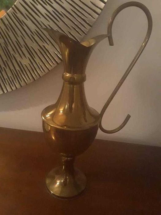 Jarra em latão 45 cm  de altura, nova