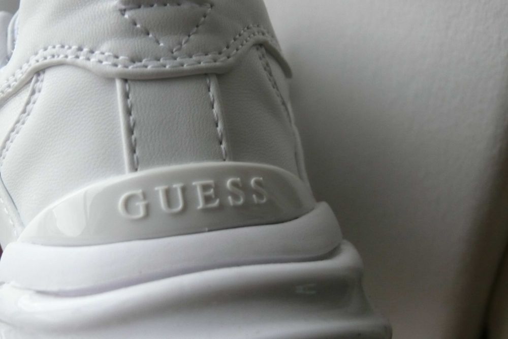 Tenis Guess - modelo Basket