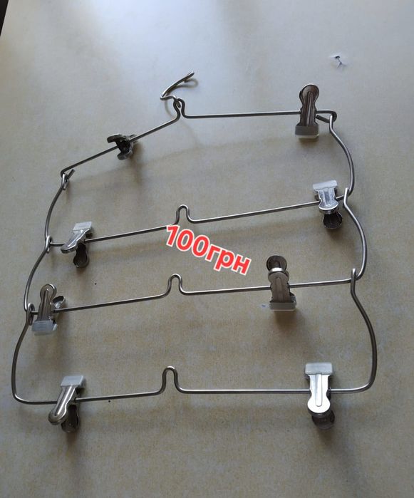 Плечики в шкаф для одежды Плечики в шкаф для одежды