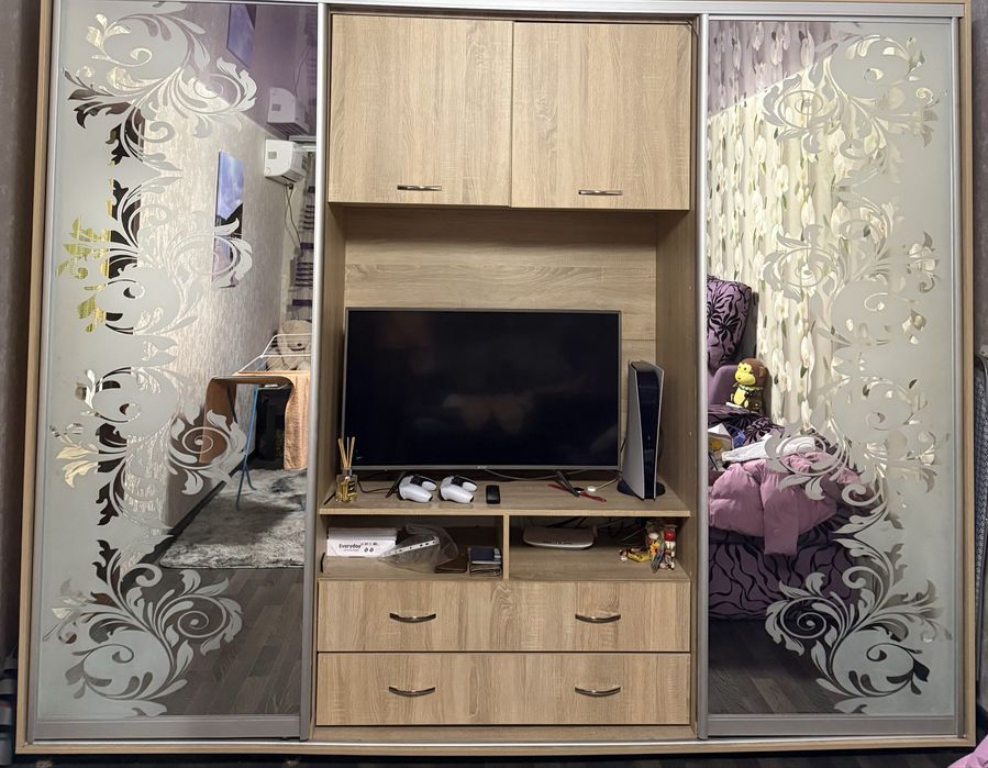 Шкаф купе , гарний стан