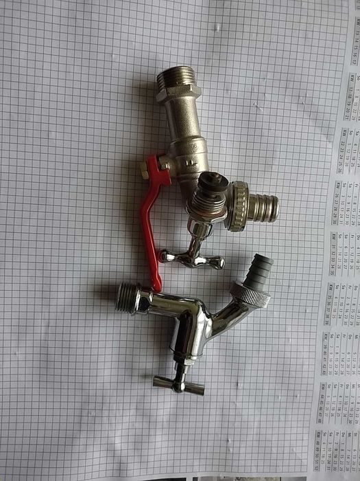 Kurki czerpalne 1/2",3/4" do zbiorników na wodę typu MAUSER