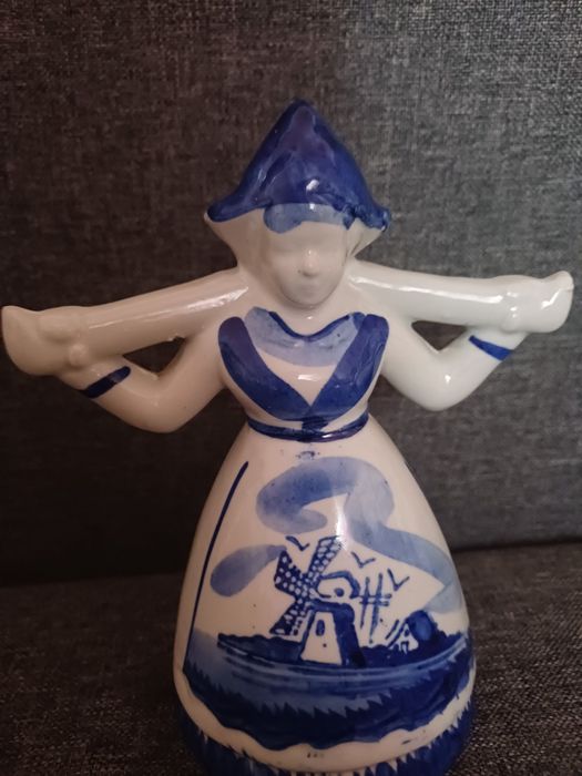 Figurka holenderki Delft