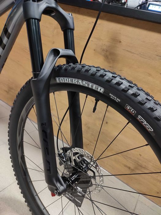 Giant Stance 29 2 Rozmiar M Knight Shield -15%