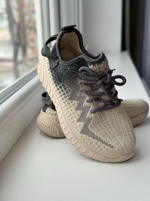 Кросівки дитячі, ізіки р 31 (19 см)