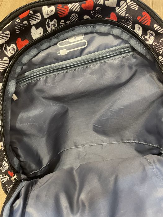 Plecak st right czarny czerwono białe serduszka