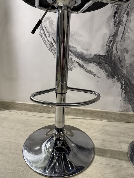 Барний стілець зі спинкою