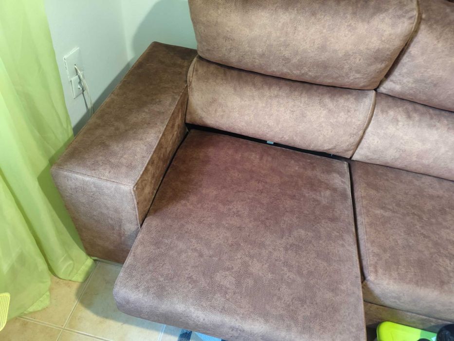Sofá 3 lugares  bom estado