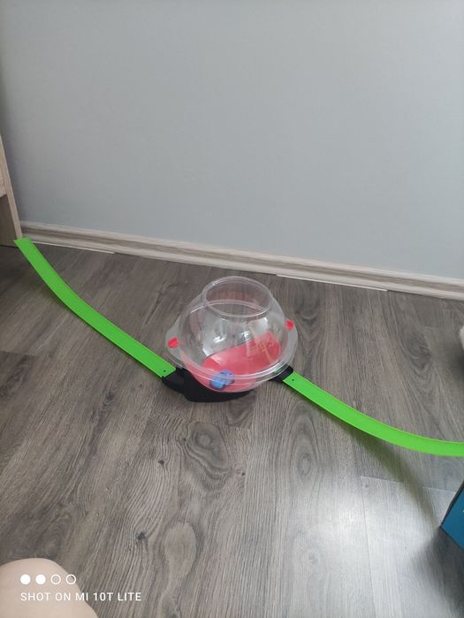 Tor wyścigowy w kuli Nowy