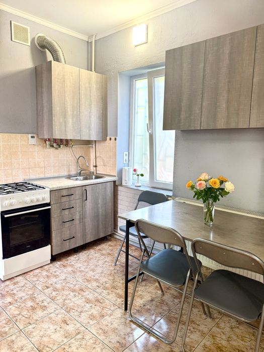 ЛАД — кв.-студія в центрі