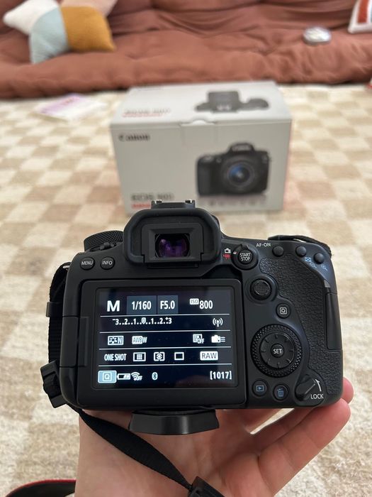 Máquina fotográfica Canon 90 D (32.5mp) + objetiva