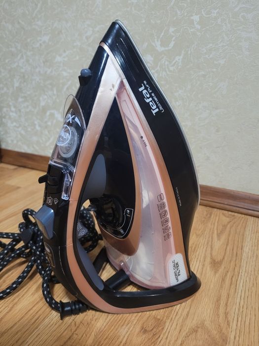Потужна Праска Tefal Ultimate Pow з металлокерамічною підошвою