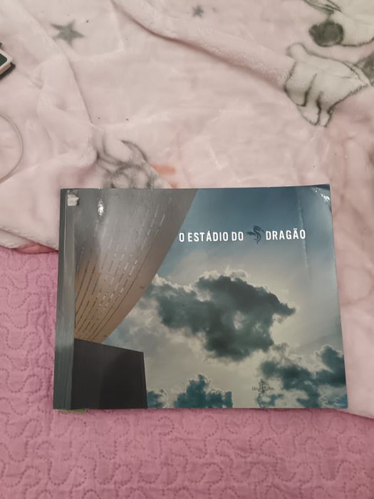 Livro inauguração estádio dragão