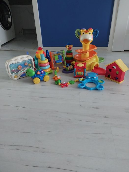 Zestaw zabawek niemowlęcych