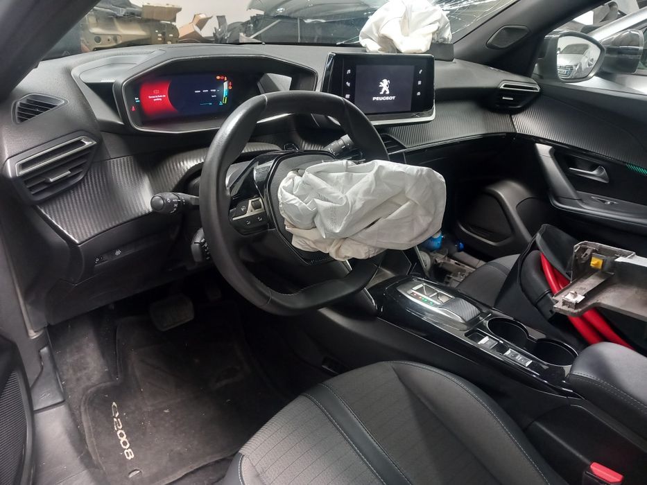 Peugeot e-2008 elétrico 2023