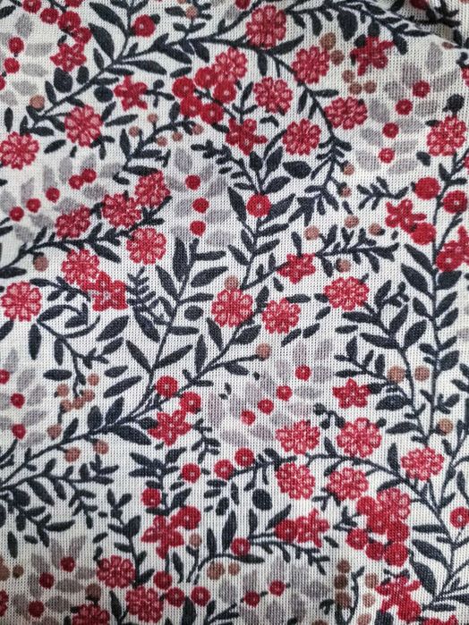 Blusa cor-de-rosa com padrão floral (tam. S/M)