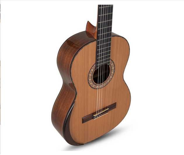 gitara Manuel Rodriguez Magistral E-C 4/4