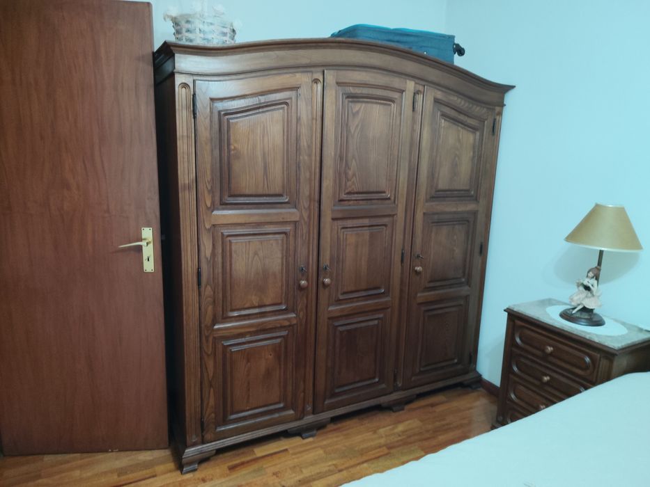 Quarto de casal com cómoda
