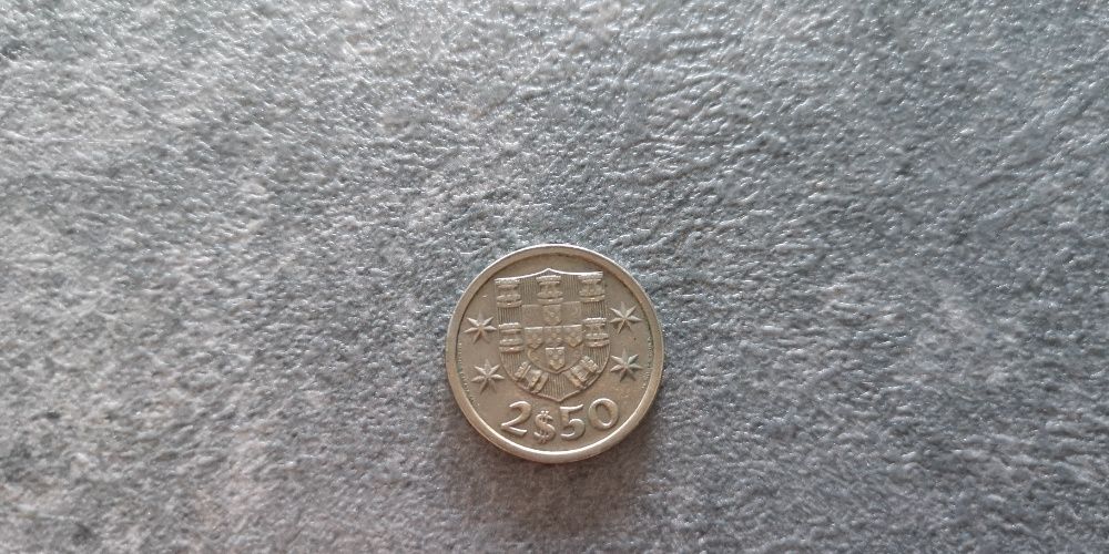 Moneta 2.5 Escudos Portugalia 1975 VF