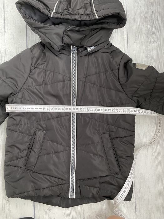 Демисезонна куртка на 3-4 роки ( зріст 104-110 см)
