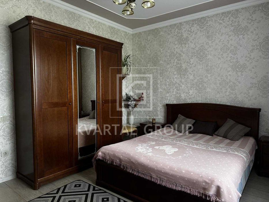 Просторий будинок 192 м² на ділянці 11 соток