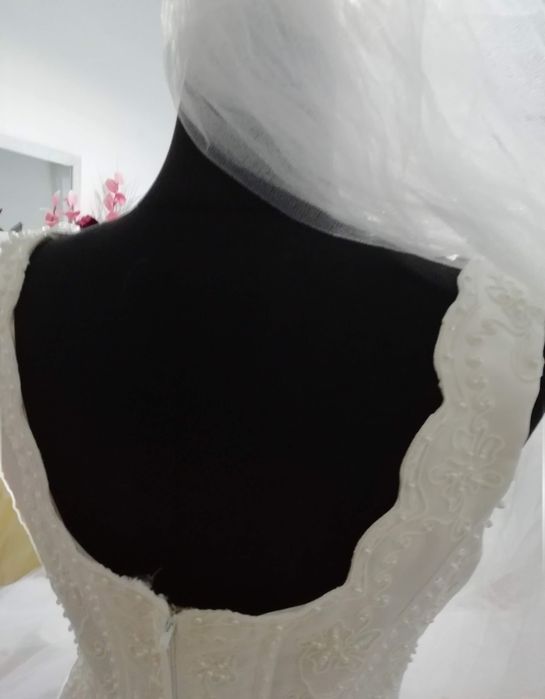 Vestido branco com defalhes