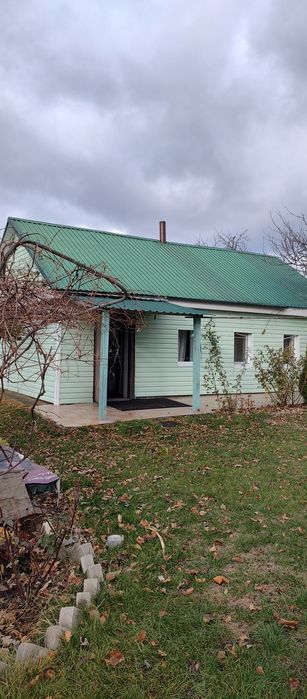 Будиночок  в  селі  Гориславці  25 сот. землі