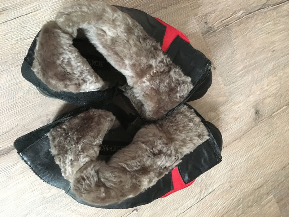 Женские ботинки