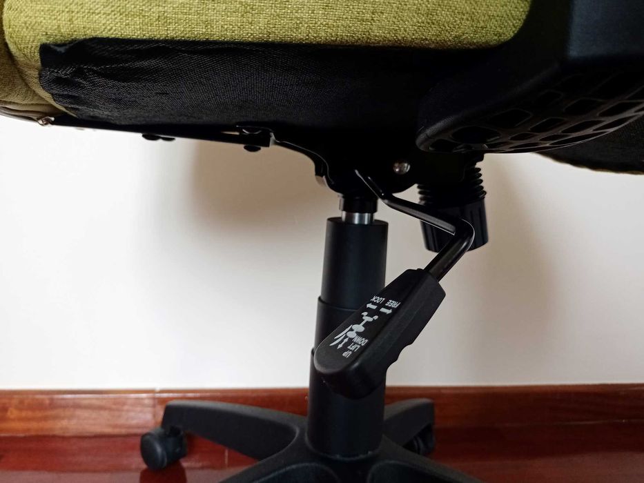 Cadeira de Escritório Giratória Verde