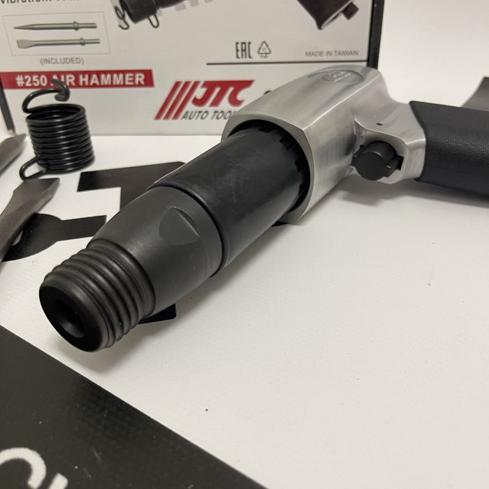 Молоток пневматичний з комплектом зубил JTC 3310