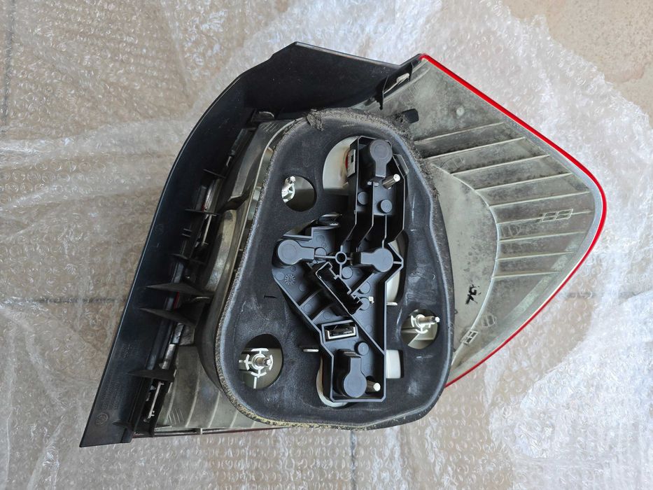 2 Óticas BMW E87 Original Valeo traseiras - 6 3 2 1 6 9 2 4 5 0 1 /2